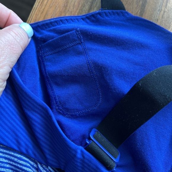 Lululemon workout tank w built in bra. Adjustable straps. Size XS - Picture 6 of 7